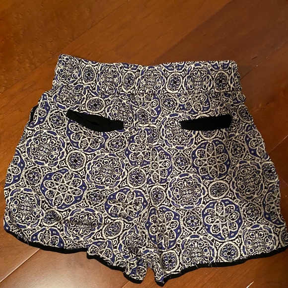 Printed shorts size xs - Picture 2 of 3